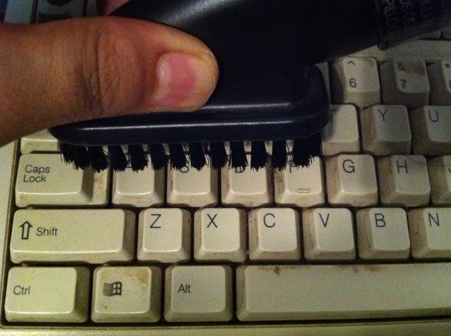 How to Thoroughly Clean Your Keyboard (Without Breaking Anything)