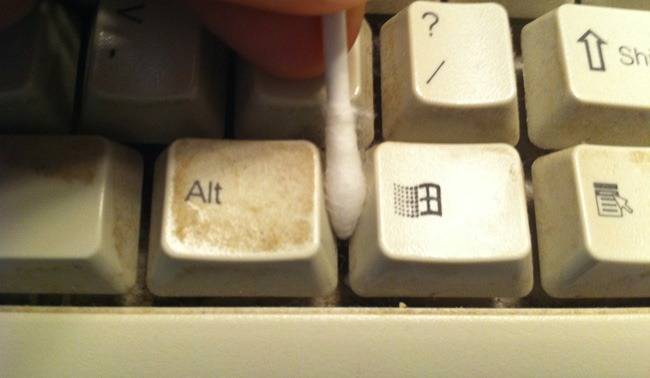 How to Thoroughly Clean Your Keyboard (Without Breaking Anything)