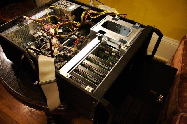 How to Use Multiple Disks Intelligently: An Introduction to RAID
