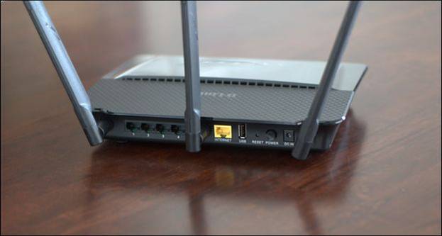 HTG Reviews the D-Link DIR-880L: A Simple Workhorse with Easy Remote Access
