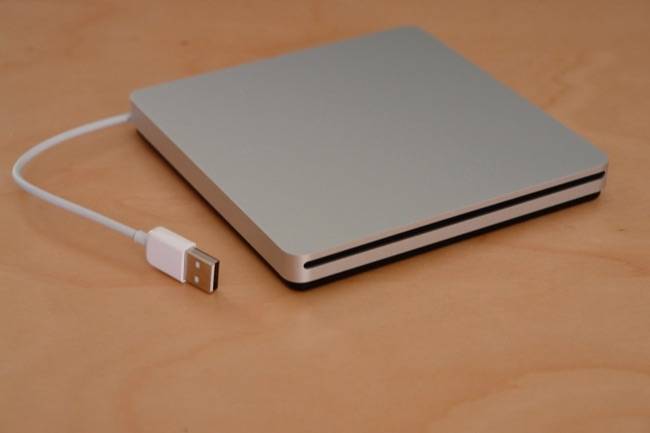 How to Use CDs, DVDs, and Blu-rays on a Mac Without an Optical Drive