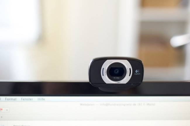 How to Set Up a Camera to Monitor Your Home When You’re Away