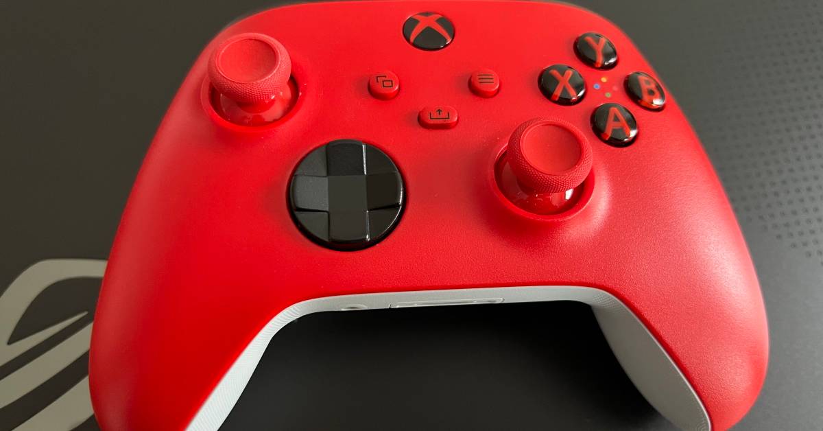 Why You Should Get an Xbox Controller for PC Gaming Why You Should Get an Xbox Controller for PC Gaming