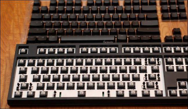 How to Replace Your Mechanical Keyboard's Keycaps (So It Can Live Forever)