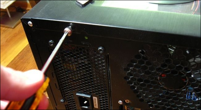 How to Thoroughly Clean Your Dirty Desktop Computer