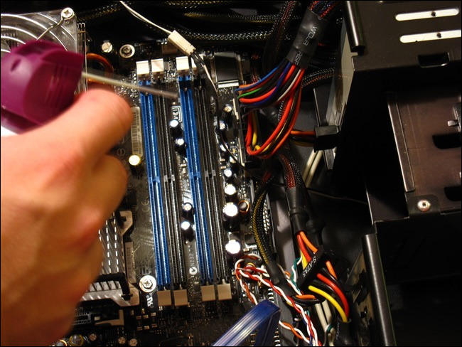 How to Thoroughly Clean Your Dirty Desktop Computer