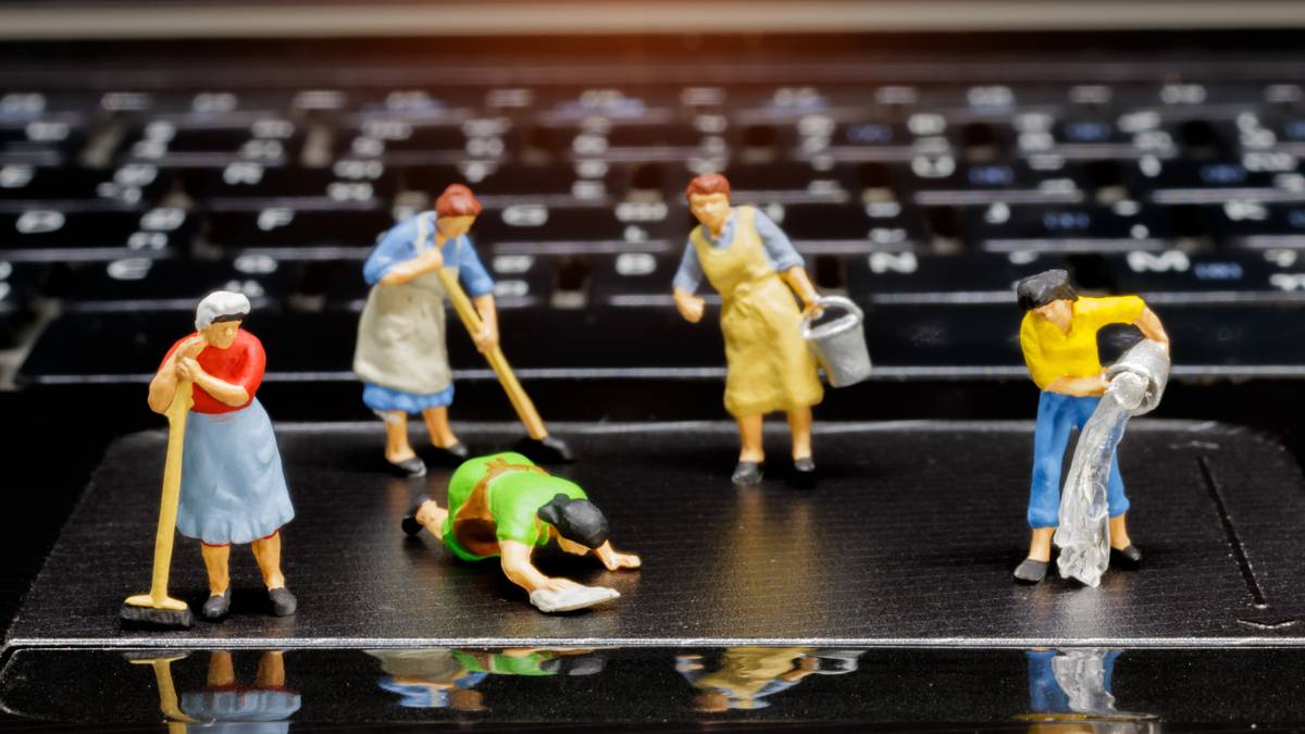 How to Properly Clean Your Gross Laptop