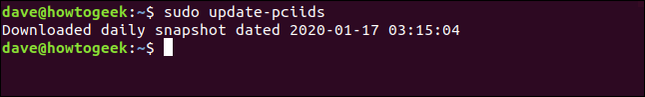 O comando sudo update-pciids em uma janela de terminal.