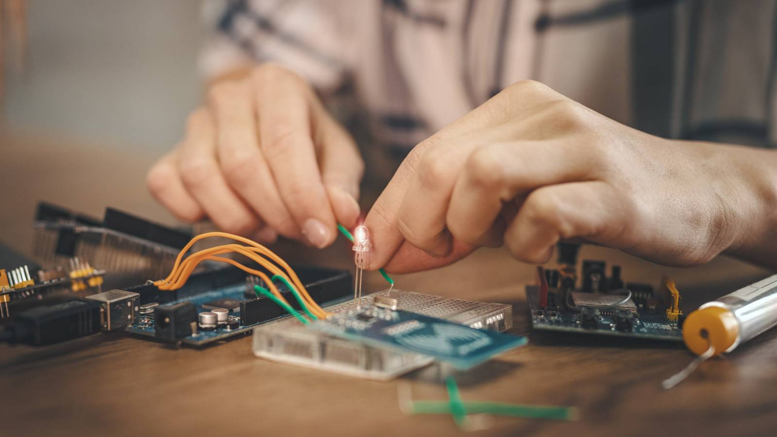 5 Fun and Basic Electronics Projects for Beginners