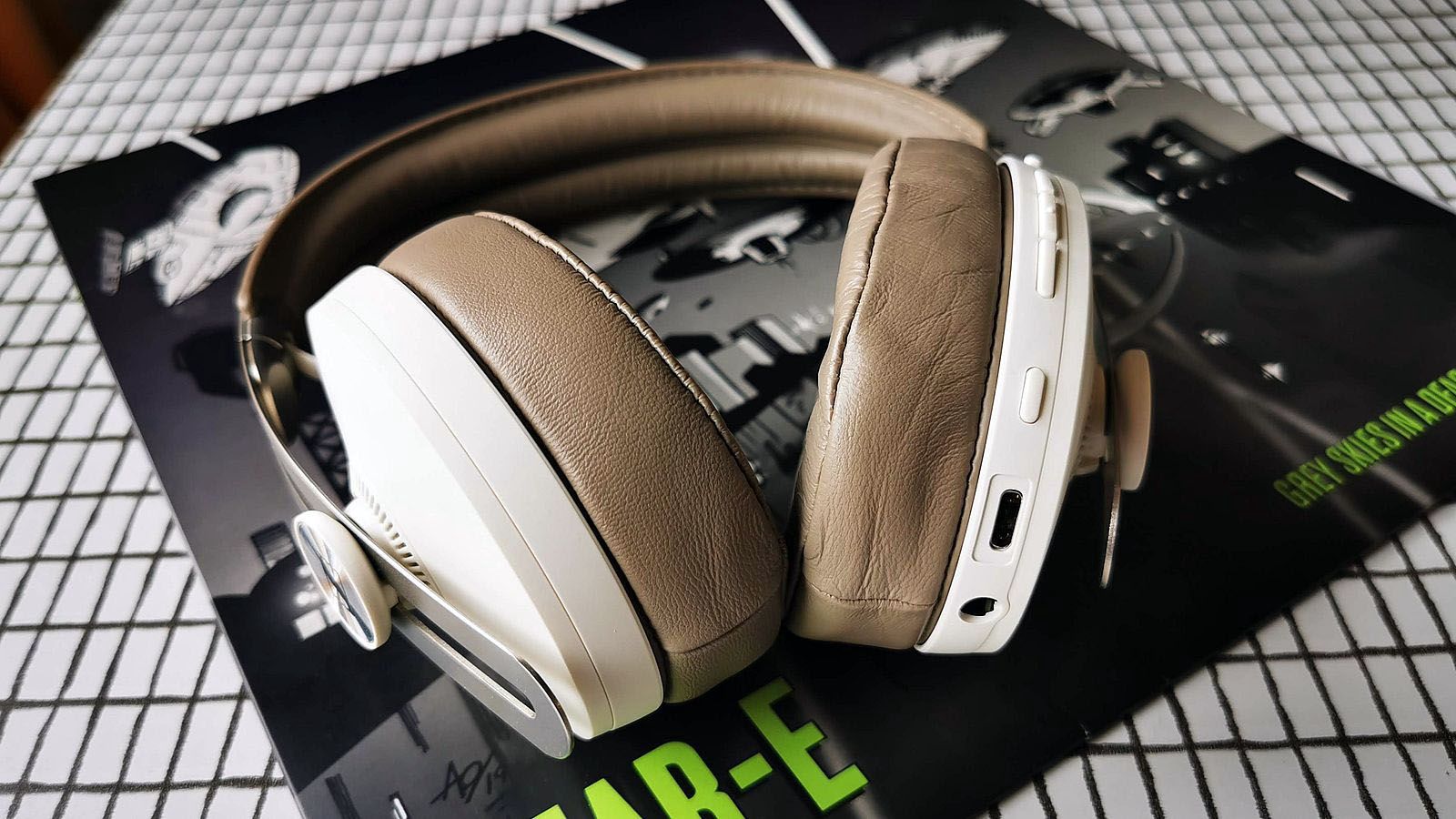 Sennheiser Momentum Wireless Headphones Review: Superb Sound