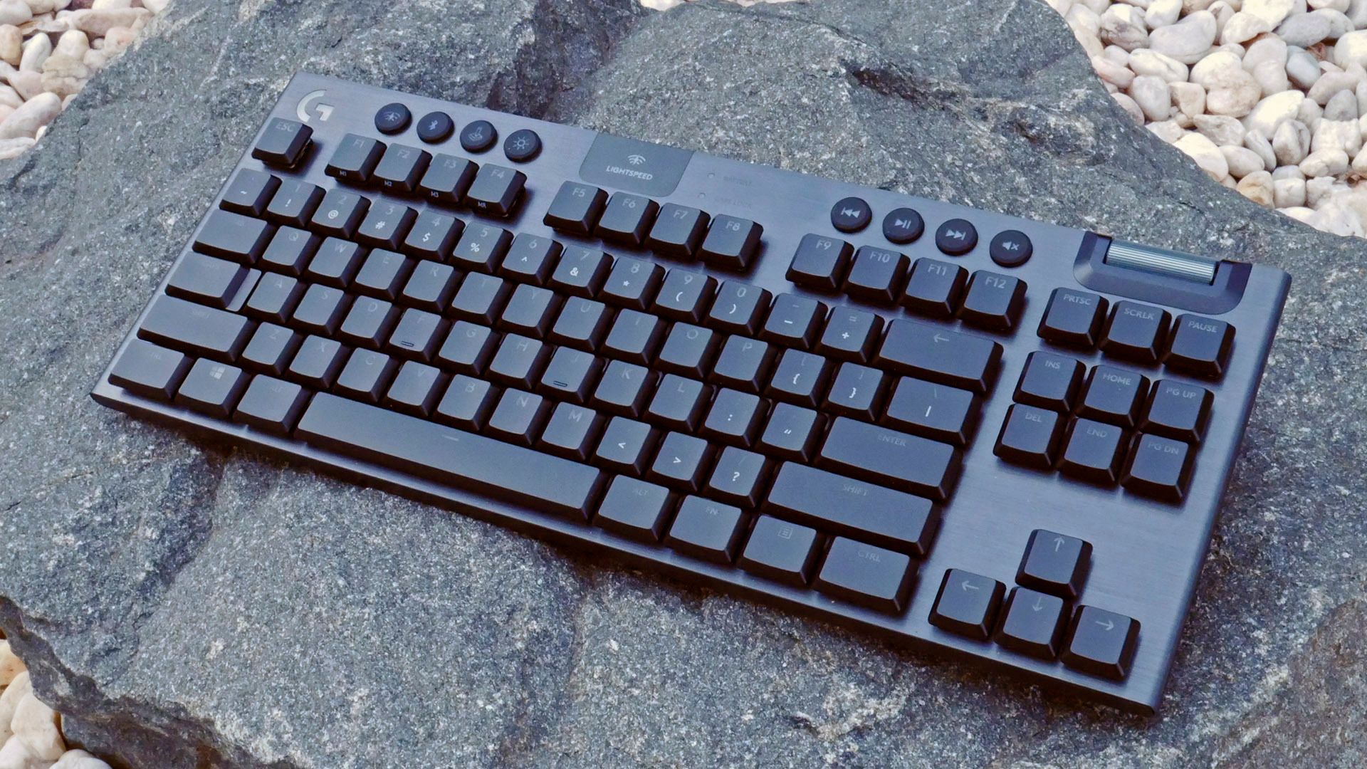 Logitech G915 TKL Review: Skinny but Solid