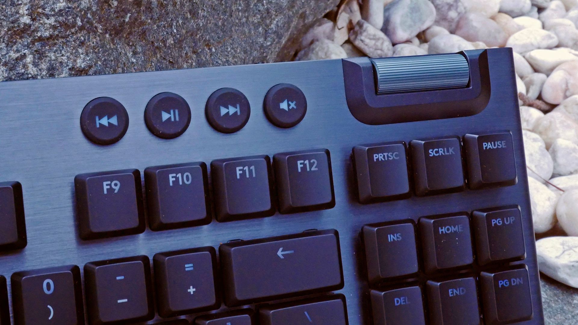 Logitech G915 TKL Review: Skinny but Solid Logitech G915 TKL Review: Skinny but Solid