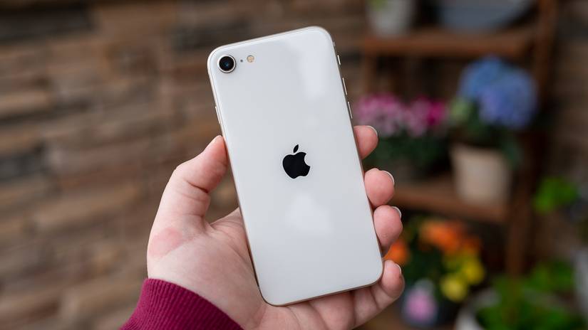 These Are the Best Small Screen Phones Worth Buying