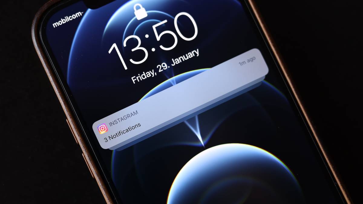 How to Quickly Mute Any Notification on iPhone or iPad