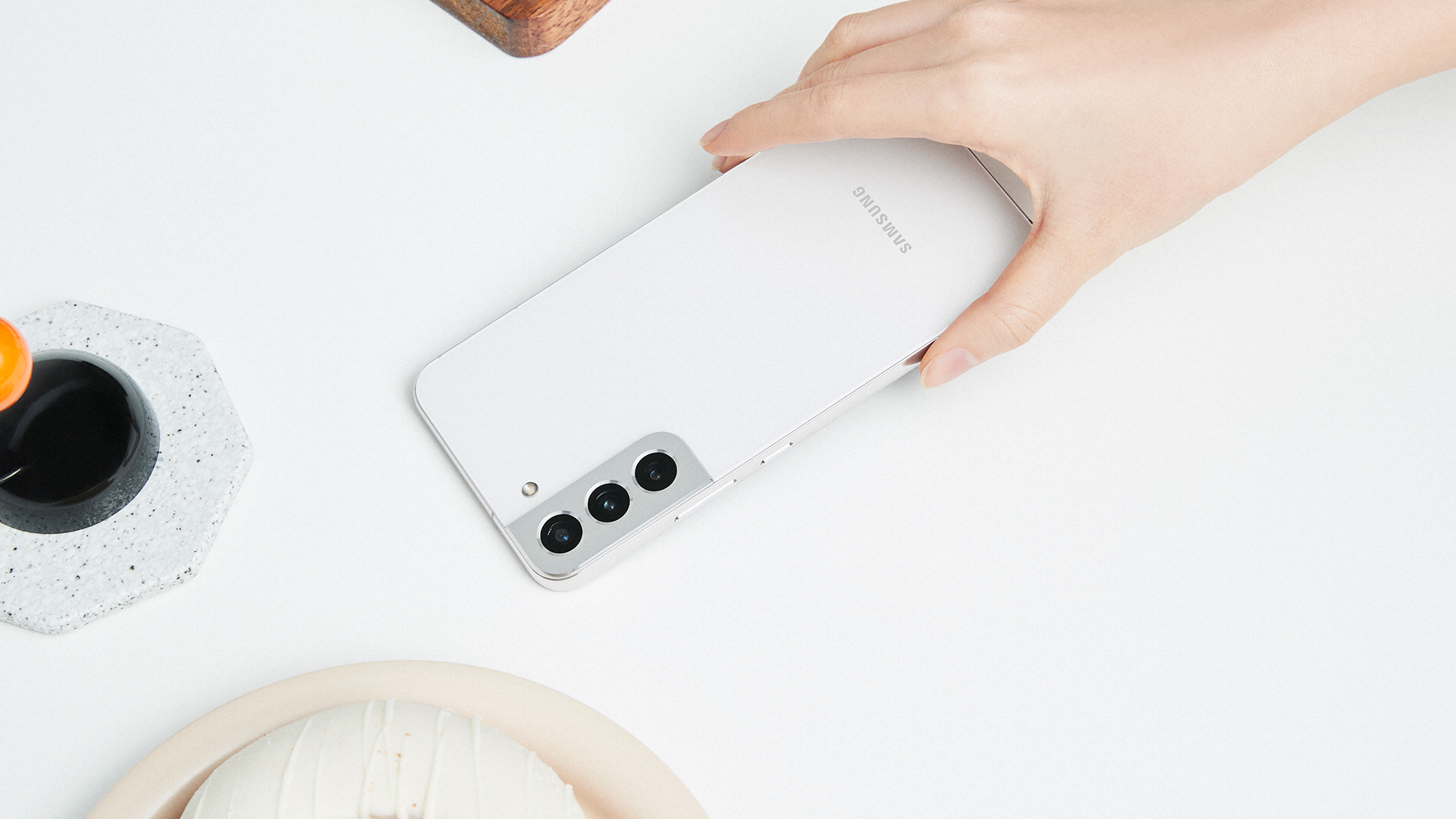 Samsung Says the Galaxy S22 Has a Worse Battery Life Than the S21