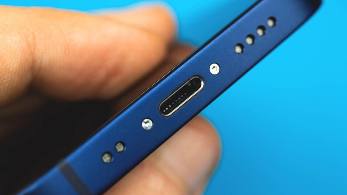 usb c how long to charge iphone 12 pro