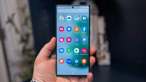 Samsung Galaxy S22 Ultra's app drawer.