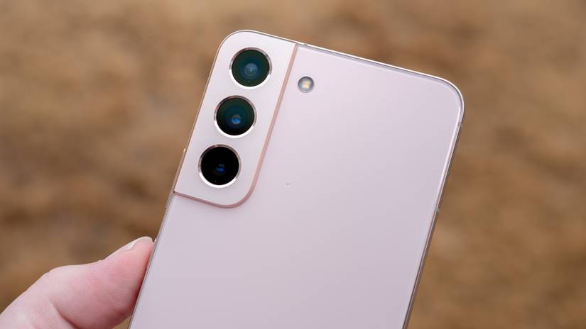 Samsung Galaxy S22 Review: So Close to Perfection