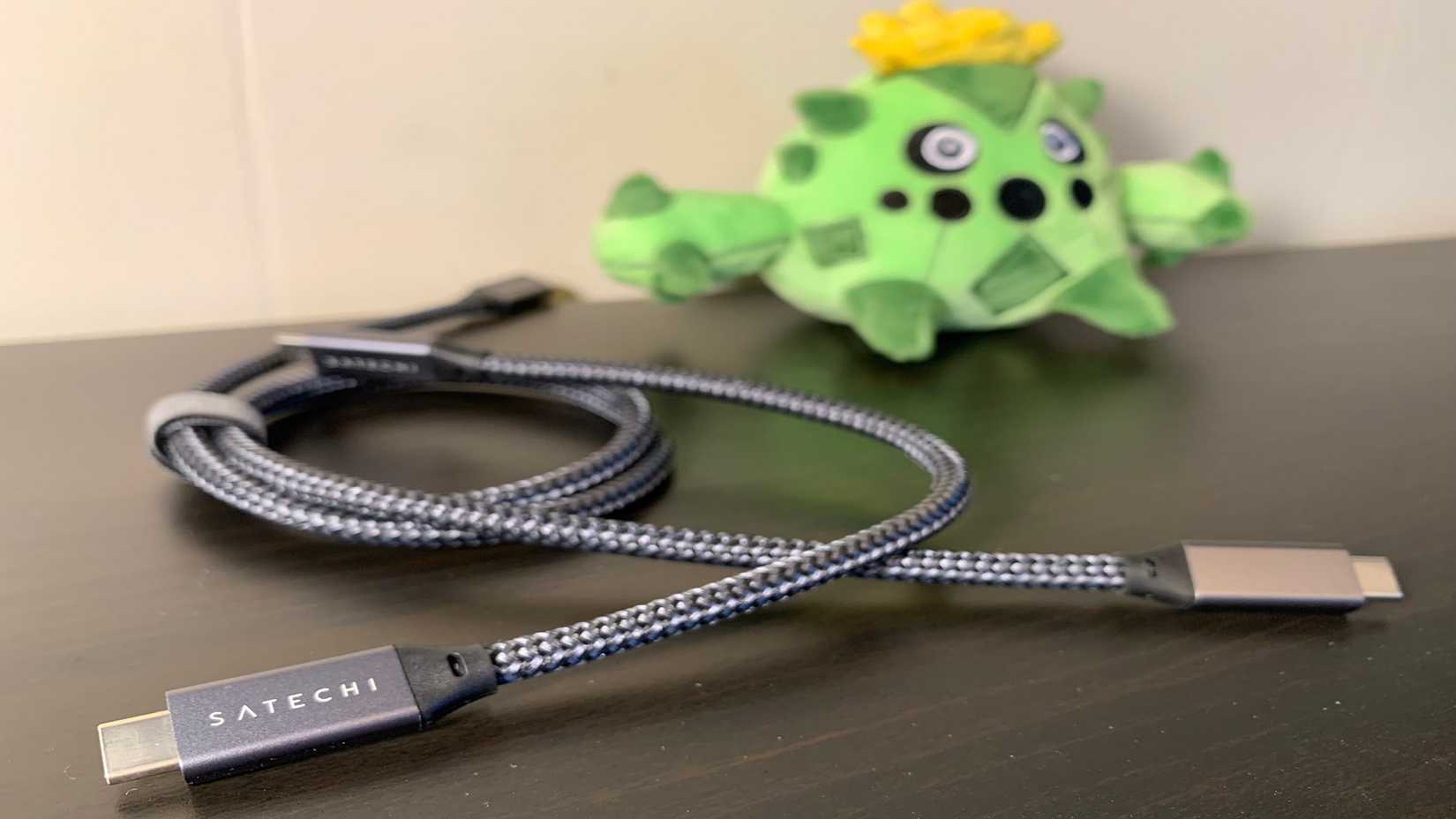 Satechi USB4 C-to-C cables on desk.