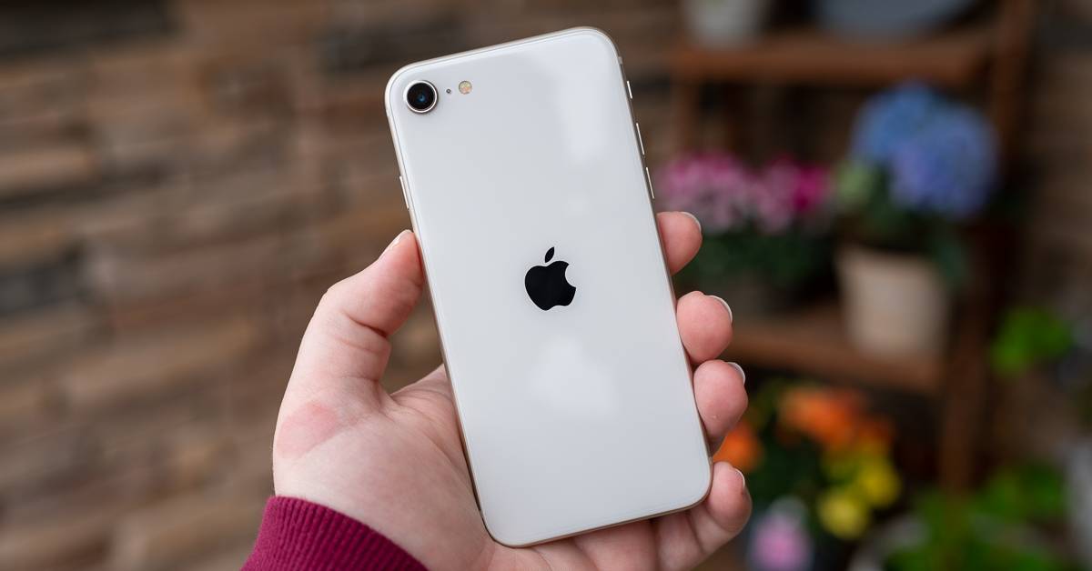 Apple iPhone SE (2022) Review: Annoyingly Great
