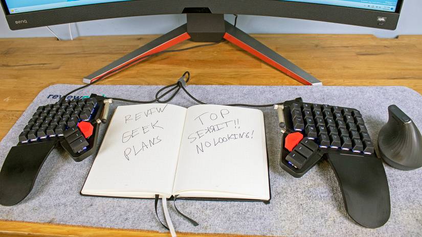 Moonlander Mark I Review: The Ultimate Ergonomic Keyboard