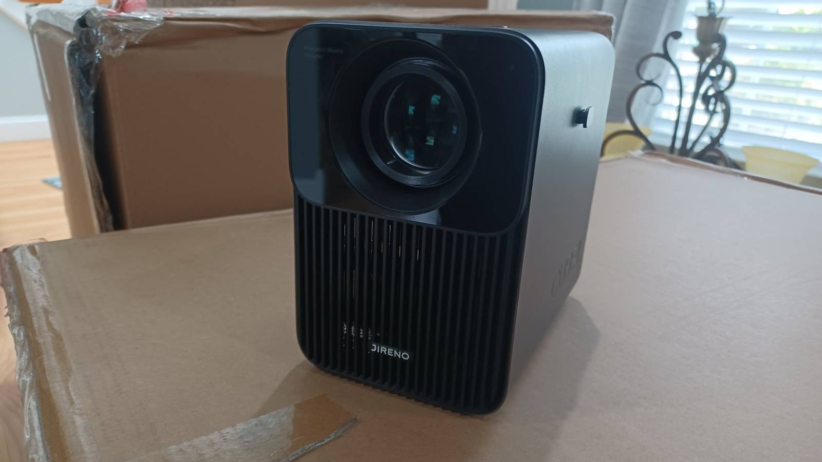 JIRENO CUBE4 Projector Review: Great, but Not Fully Portable