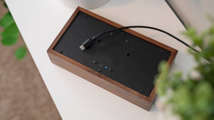 Tidbyt Review: A Smart Display That's More Decoration and Novelty