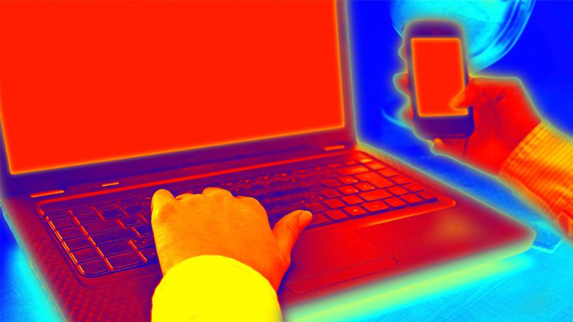 Una computadora fotografió con una cámara infrarroja para mostrar la energía térmica.