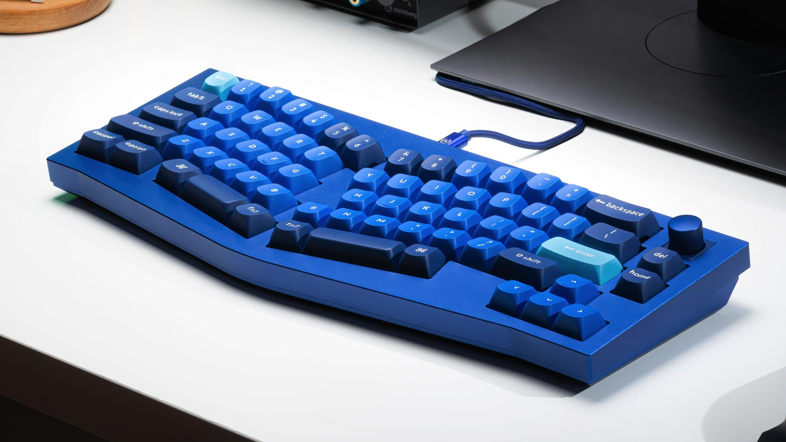 Keychron Q8 Embraces the Ergonomic 