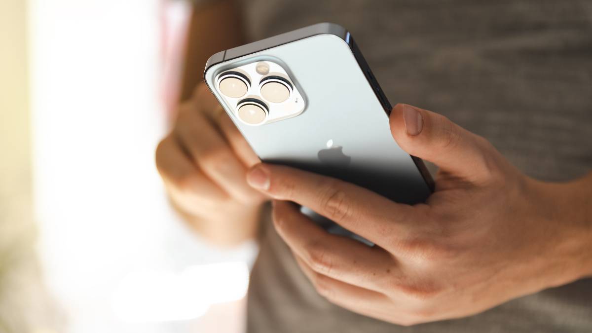 How to Automate Your iPhone Based on Time, Activity, or Location
