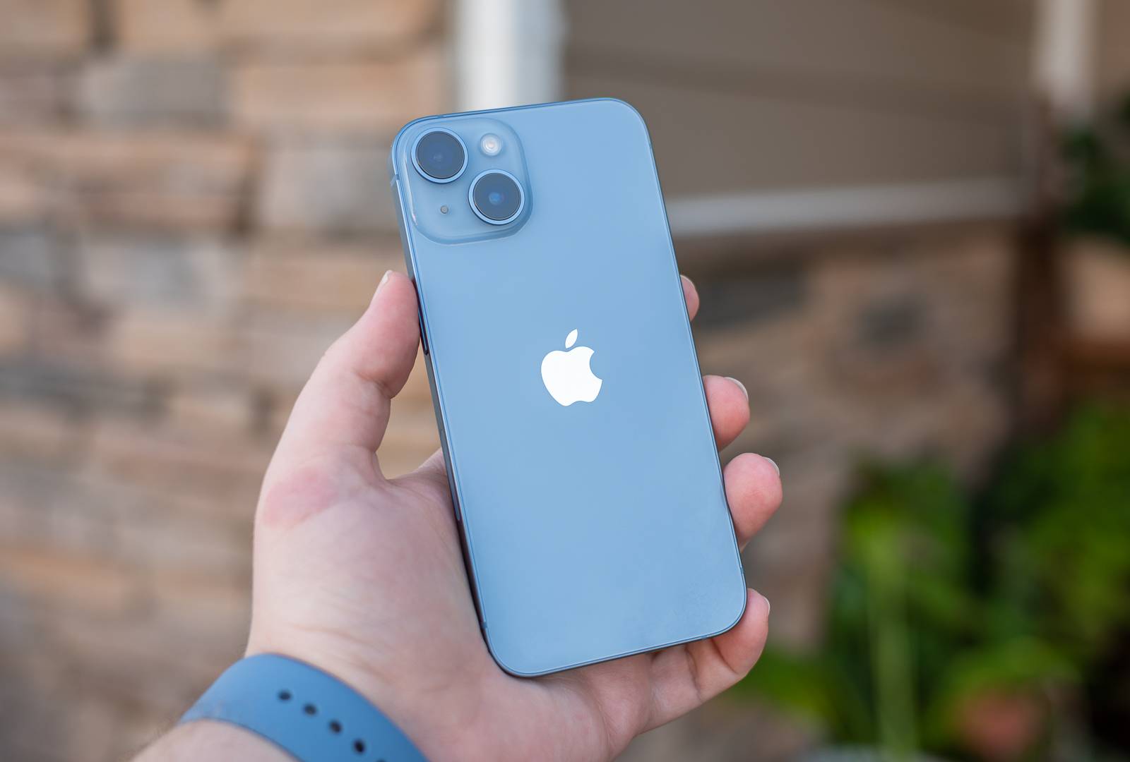 Apple iPhone 14 Review: The Safe Choice That