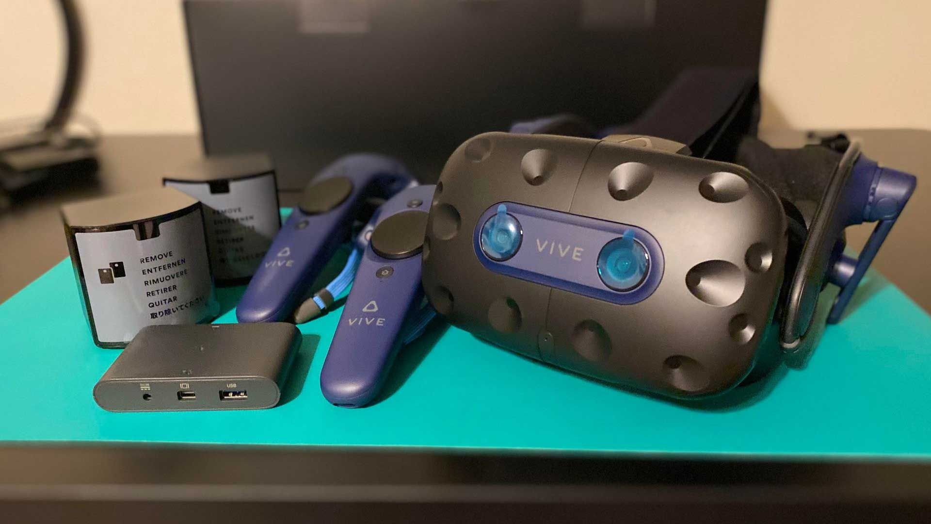 HTC VIVE Pro 2 ＋ベースステーション、VIVEコントローラー VIVE Pro 2 Full Kit - PCVR Headset, SteamVR Base Station 2.0, VIVE