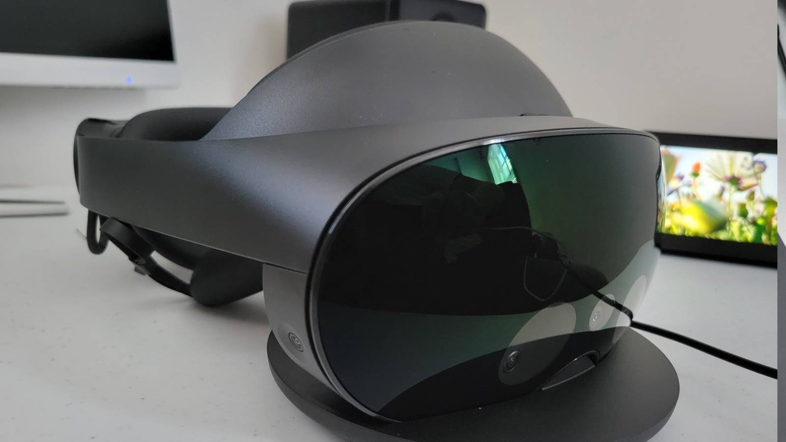Questpro Quest Pro Review: Meta Misses the Mark