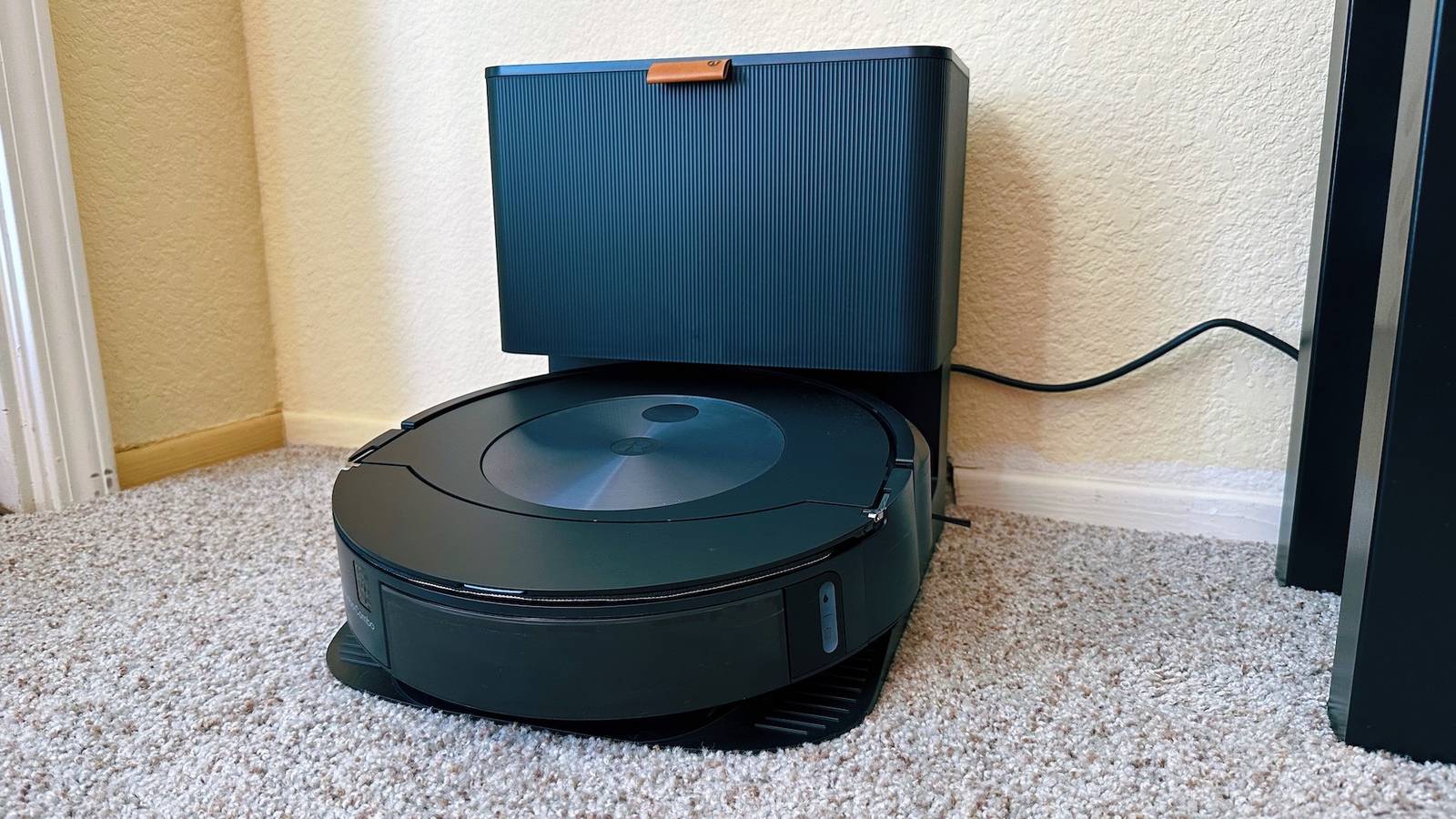 iRobot Roomba Combo j7+ Review: Cleans Well but Lacks Some 