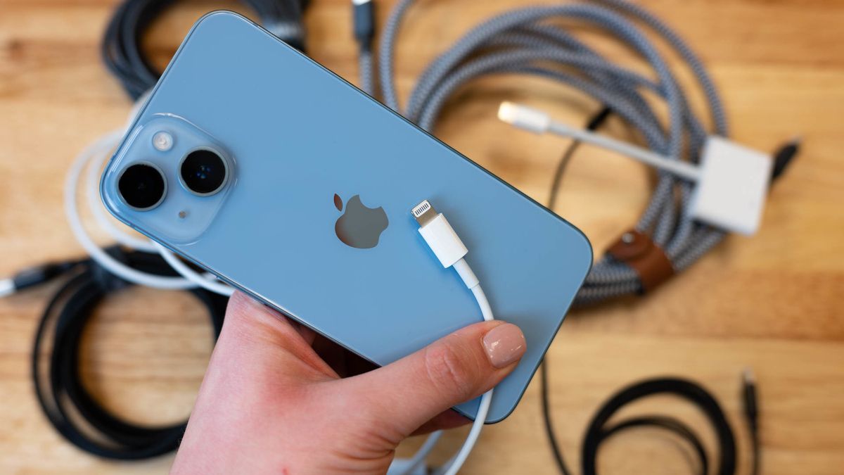 iPhone Error 4013: What Causes It and 8 Fixes