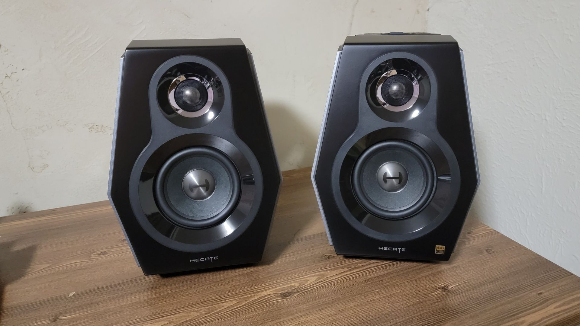 Edifier HECATE G5000 Speakers Review: A Bit Gimmicky, But They