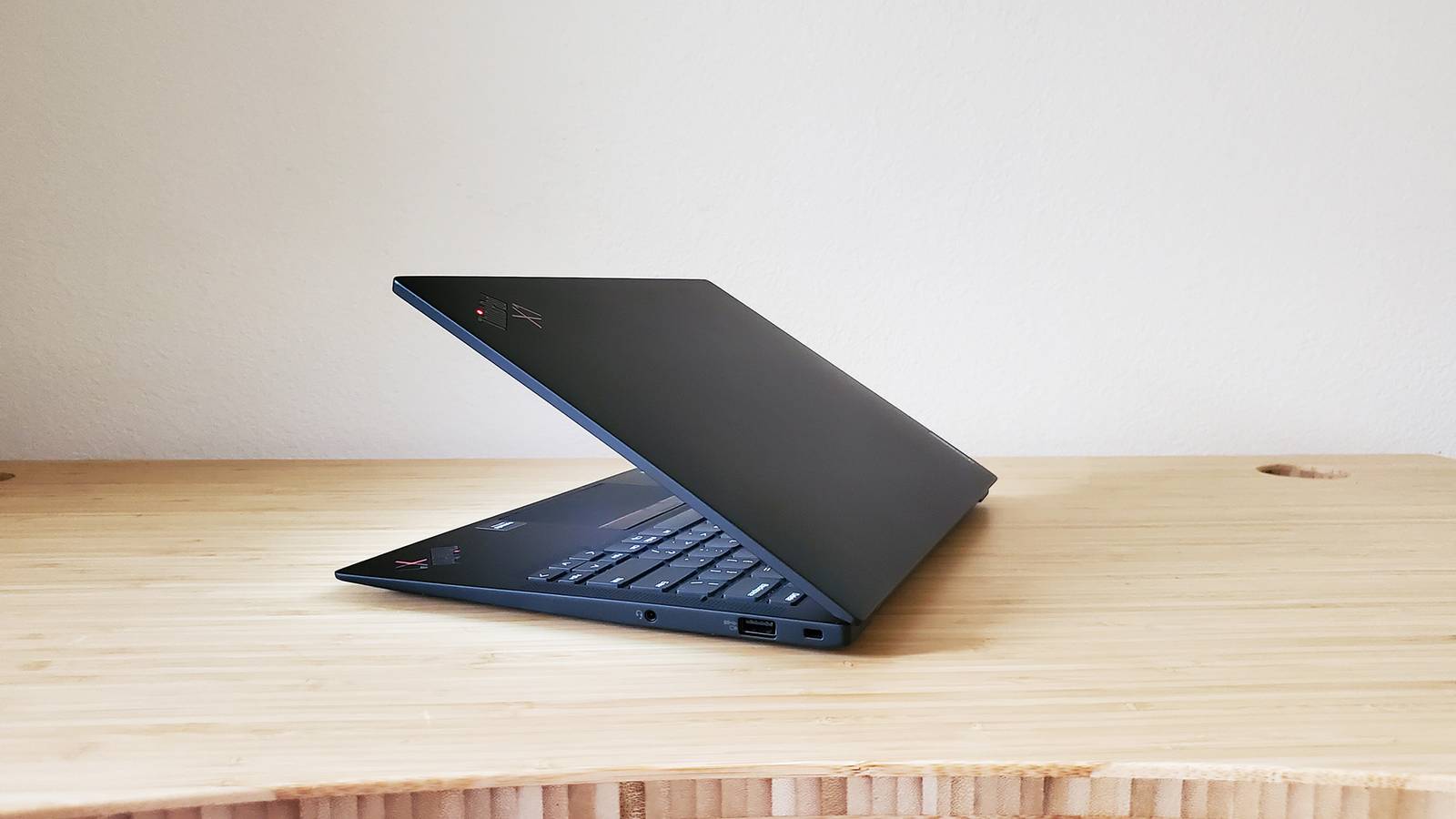 Lenovo ThinkPad X1 Carbon (Gen 10) Laptop Review: A Featherlight 