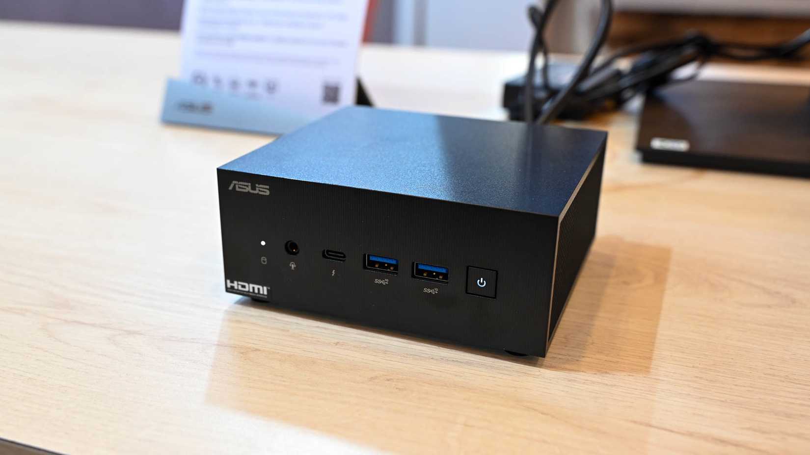 Asus ExpertCenter PN64-E1 mini PC from front.