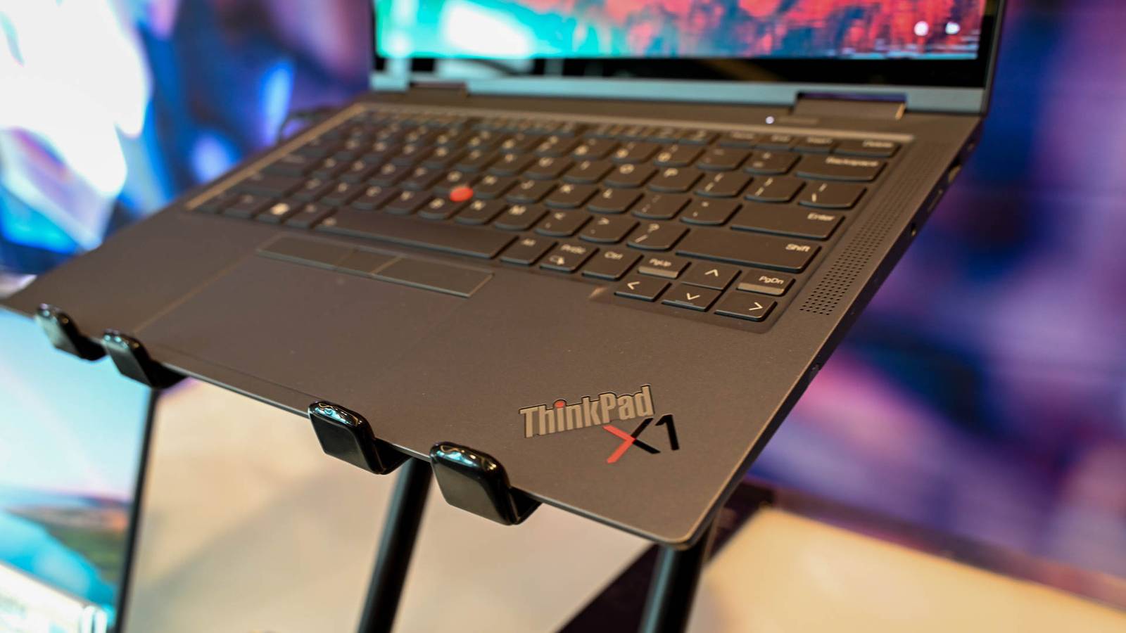 How to Mount Your Laptop and Save Desk Space: 4 Ways