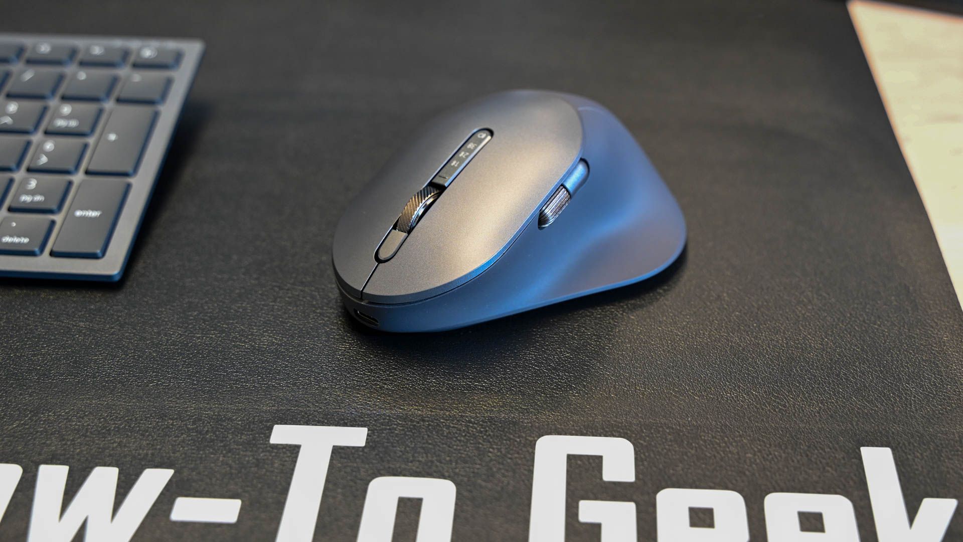 Dell MS900 Premier Rechargeable Mouse Review: Your Digits Will