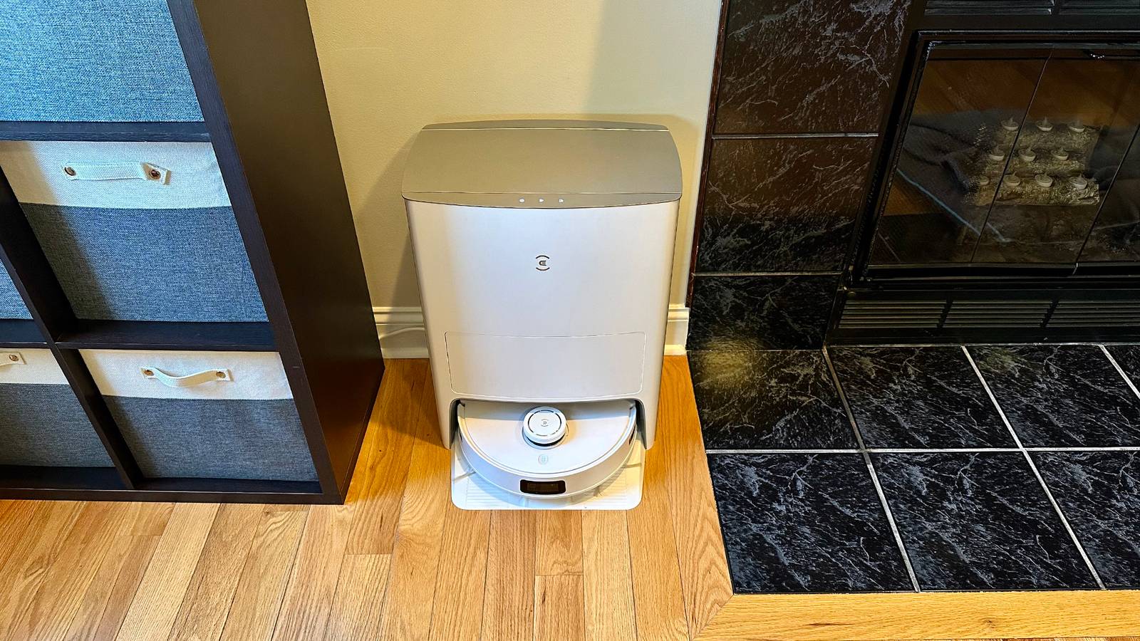 ECOVACS DEEBOT T10 OMNI Review: Tech Overload Versus Dirty Floors