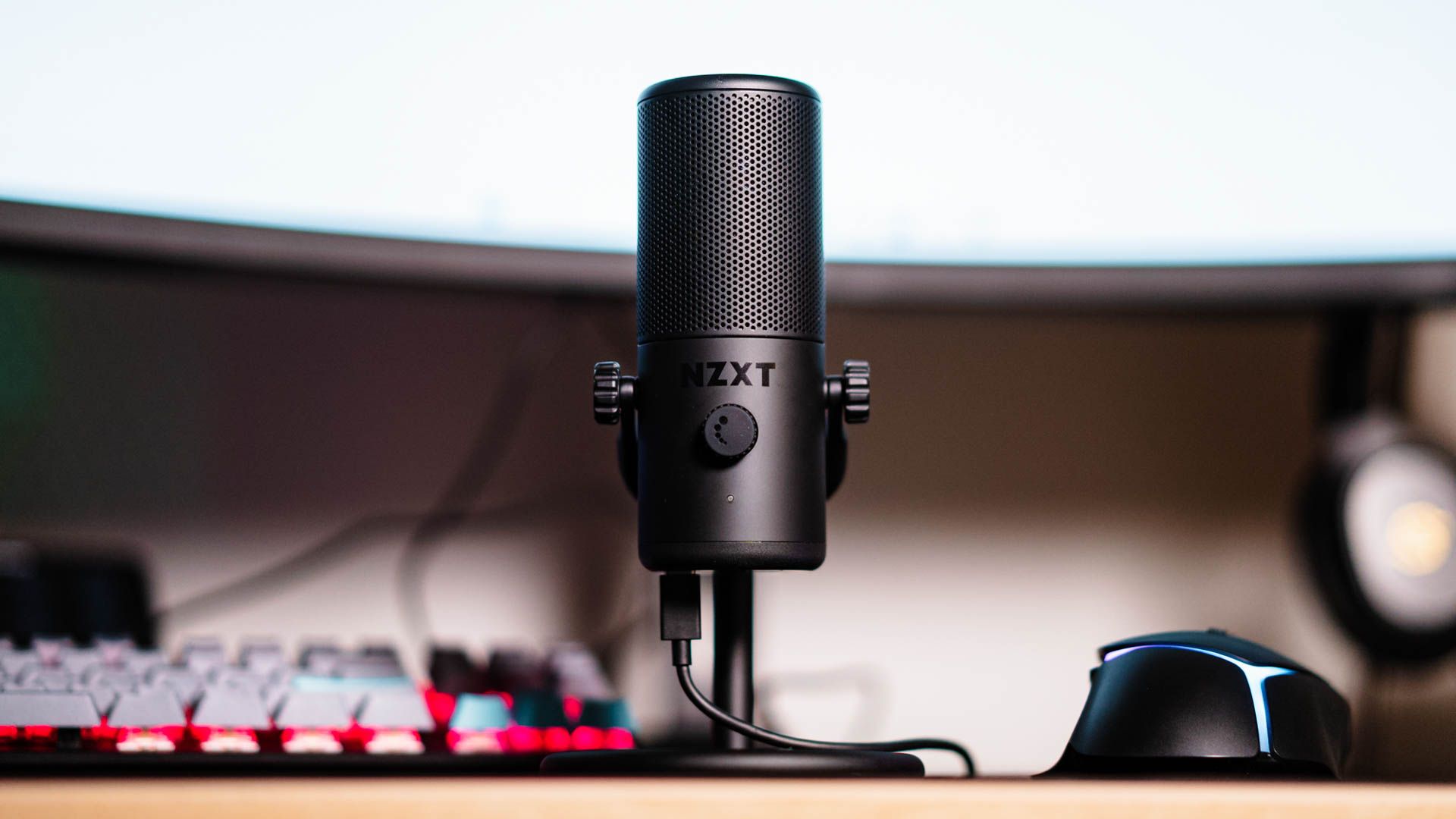 NZXT Capsule Mini and Mini Boom Arm Review: Budget Bundle for