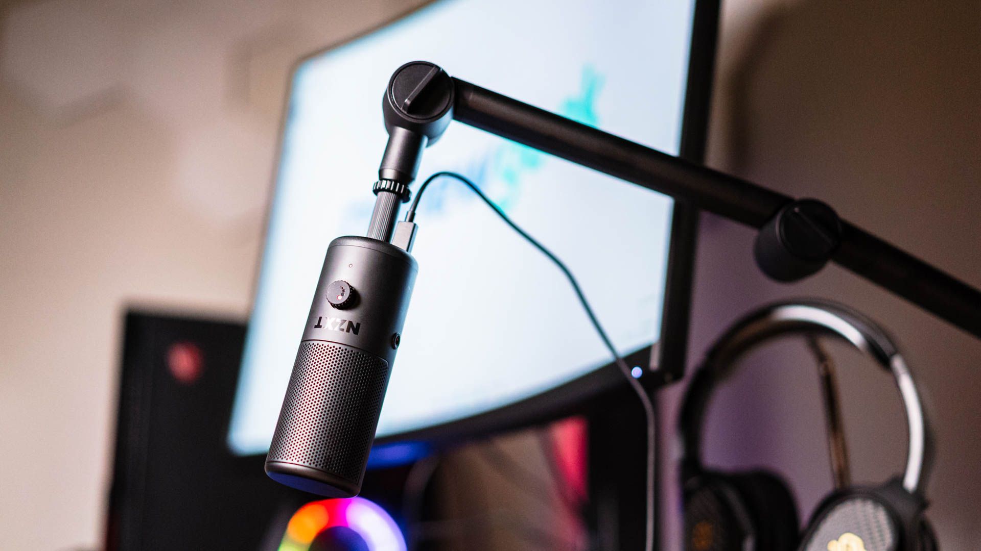 NZXT Capsule Mini and Mini Boom Arm Review: Budget Bundle for