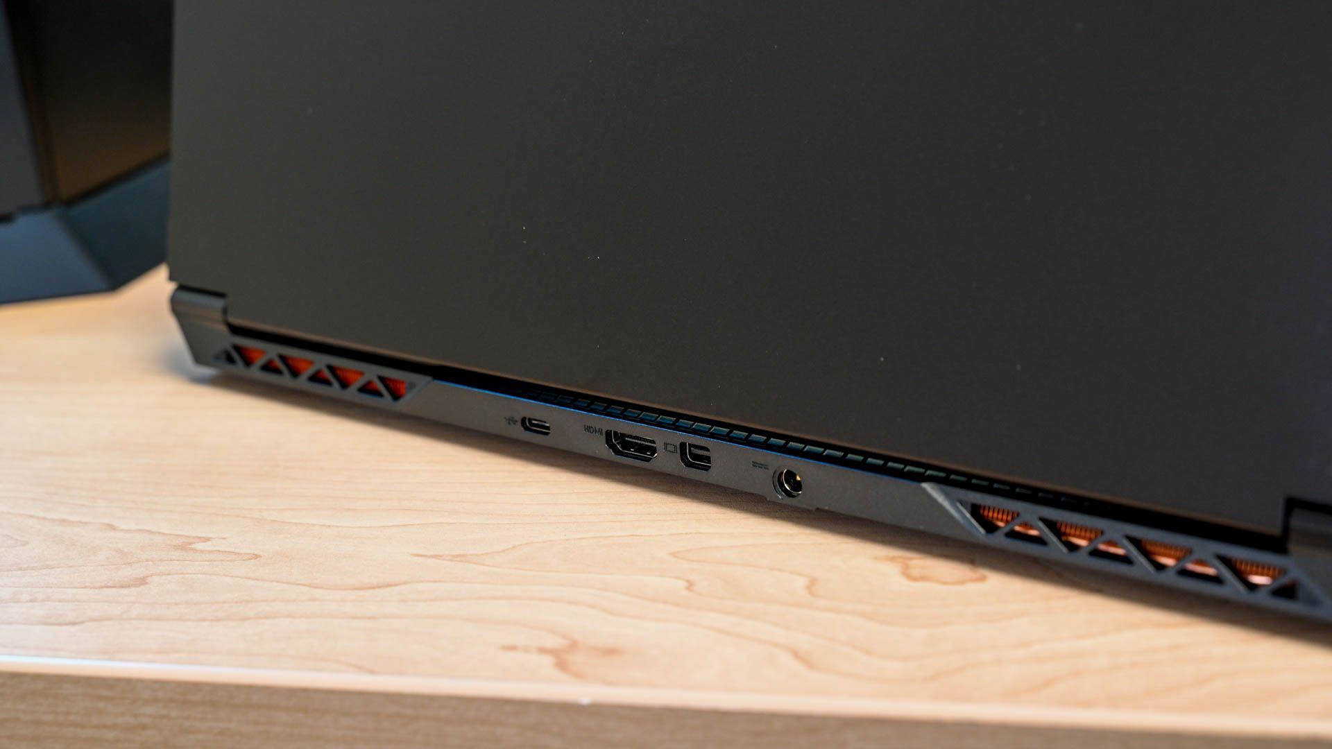 System76 Gazelle (gaze18) Review: A Portable Linux Powerhouse
