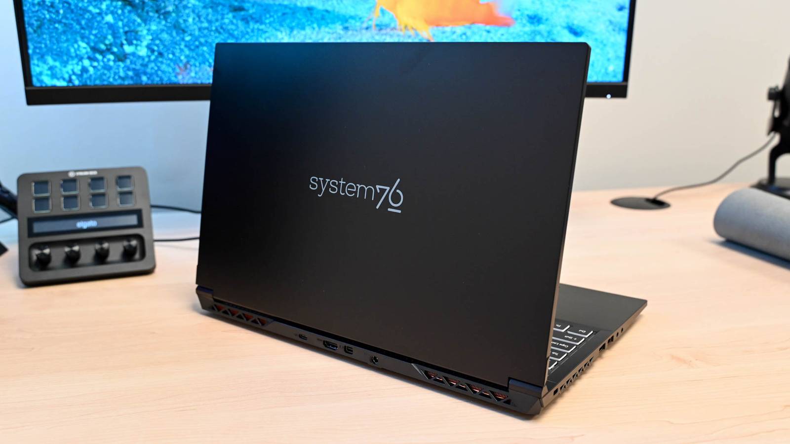 System76 Gazelle (gaze18) Review: A Portable Linux Powerhouse