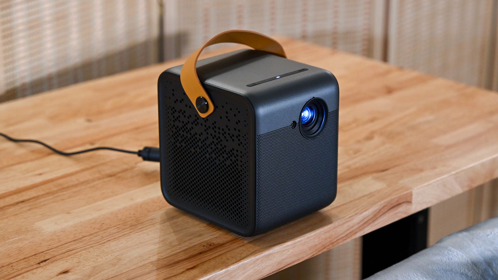 Wemax Dice Mini Portable Projector Review: Good Design, Middling