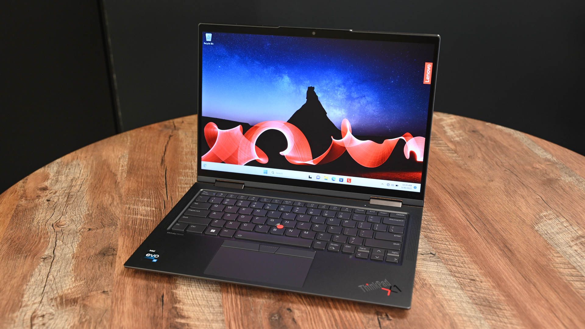 Lenovo ThinkPad X1 Yoga Gen 8 Review: A Great 2-in-1