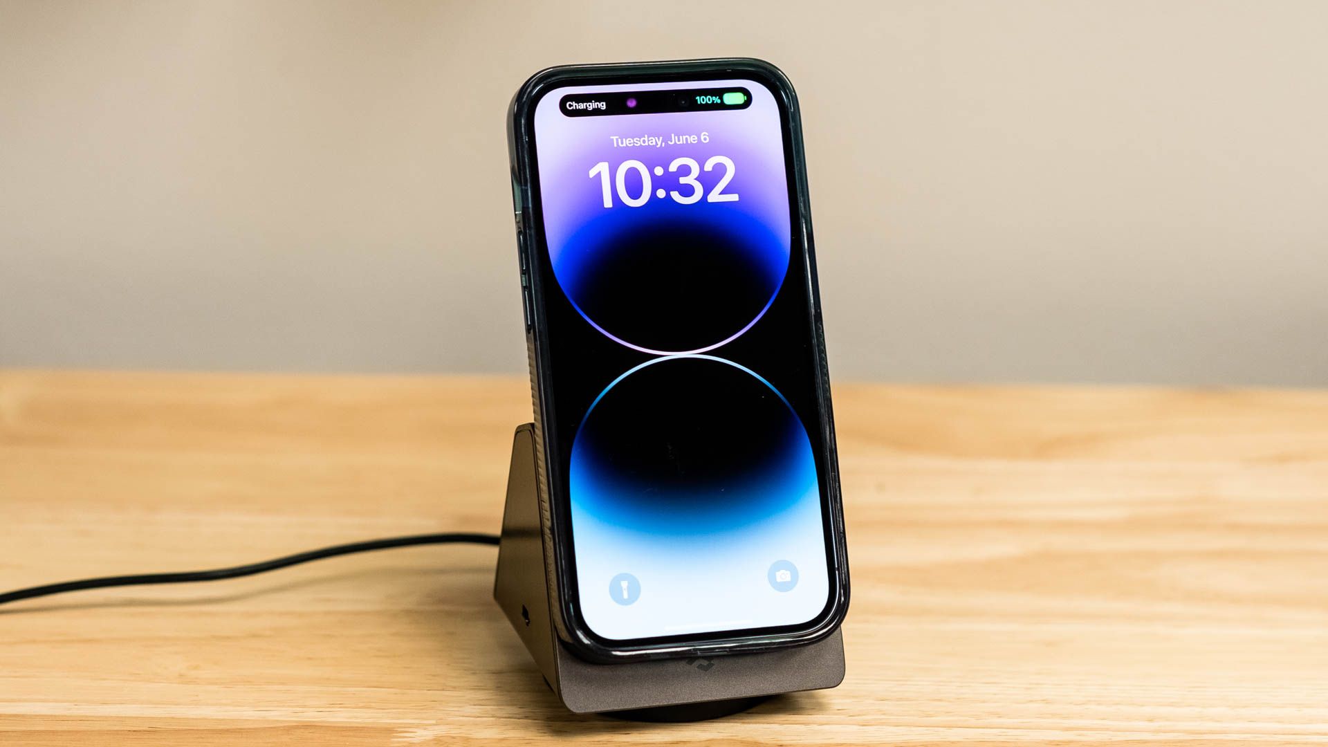 PITAKA MagEZ Slider 2 Review: An Apple-Friendly Charging Station