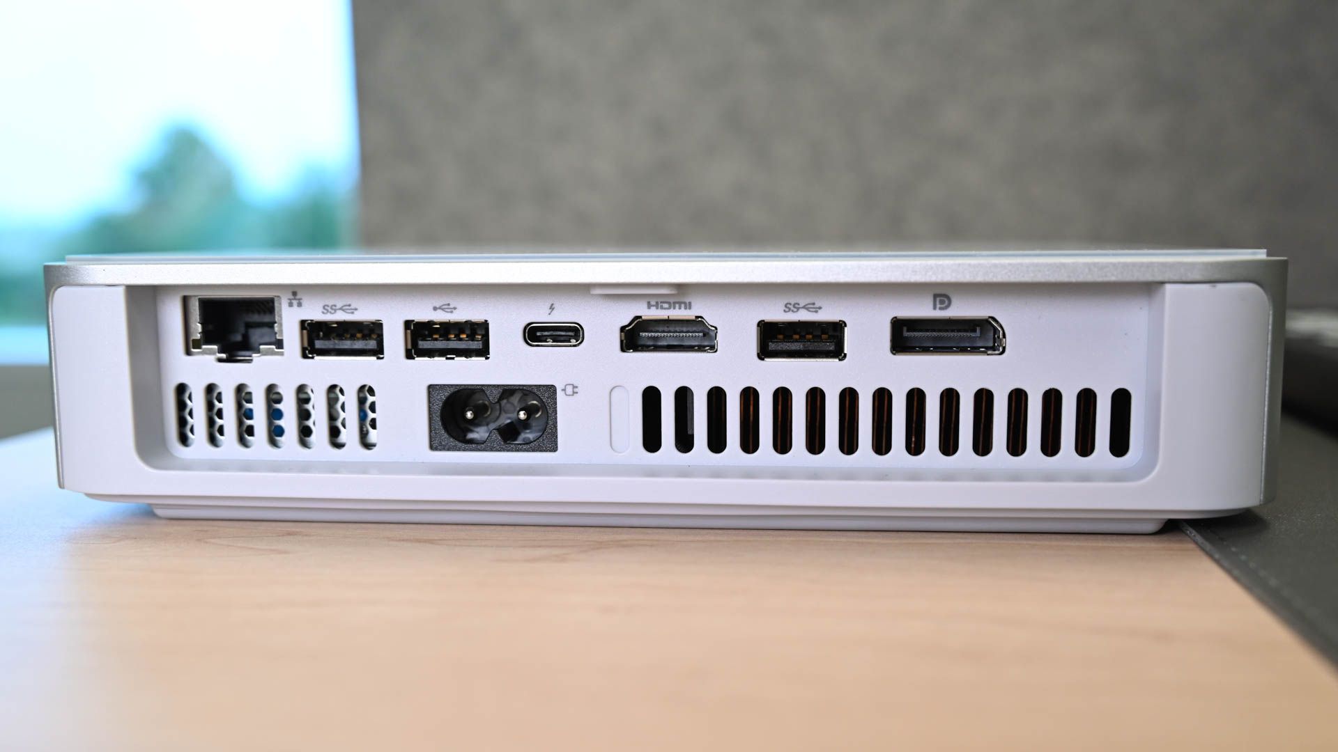 【Lenovo】90W2004WJM　IdeaCentre Mini Gen 8 Lenovo IdeaCentre Mini (Gen 8) Review: A Capable Tiny PC