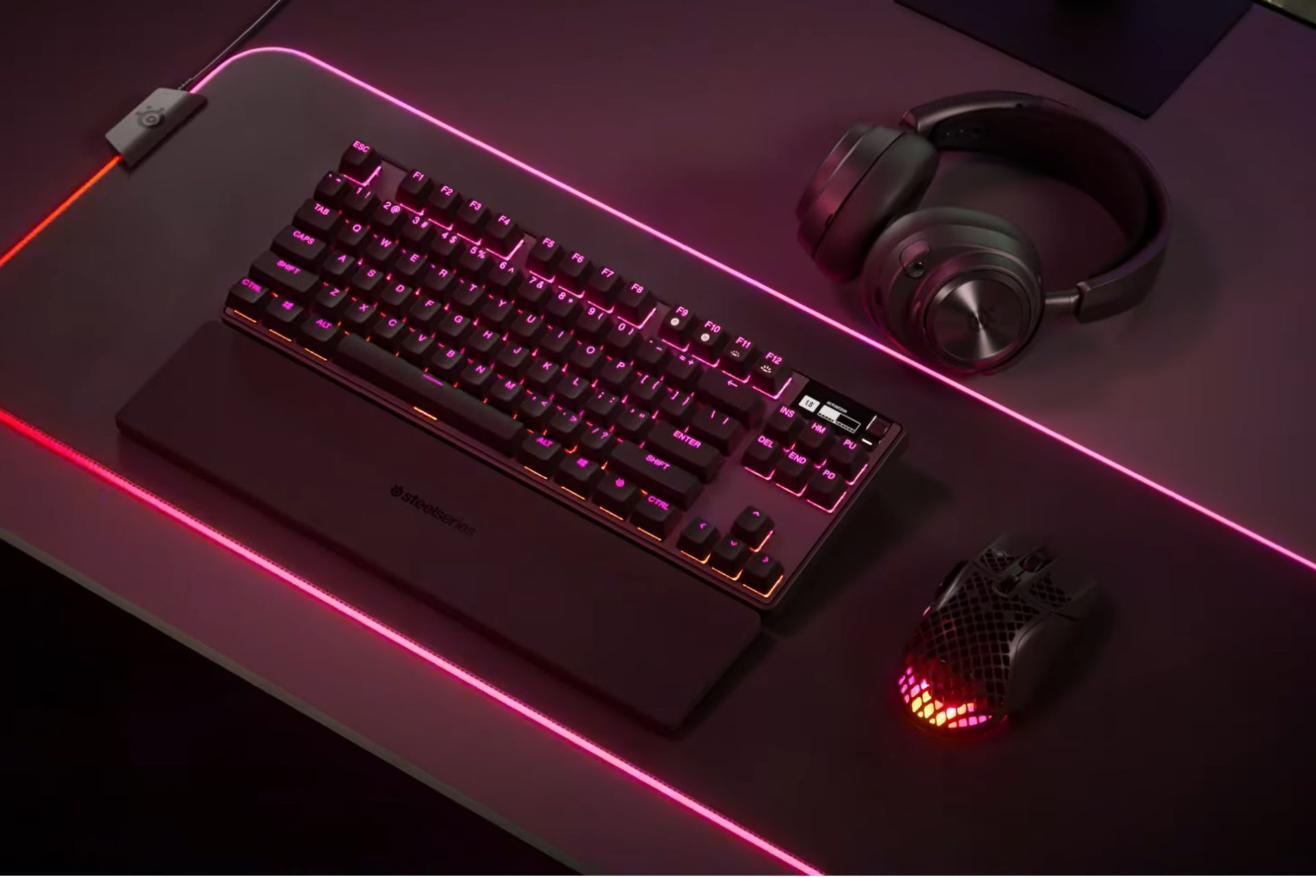 SteelSeries Pro TKL on a gaming desk.